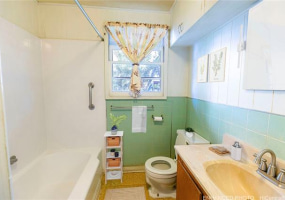 1320-A Kamehameha IV Road,Honolulu,Hawaii,96819,4 Bedrooms Bedrooms,2 BathroomsBathrooms,Single family,Kamehameha IV,18392446