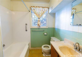 1320-A Kamehameha IV Road,Honolulu,Hawaii,96819,4 Bedrooms Bedrooms,2 BathroomsBathrooms,Single family,Kamehameha IV,18392446