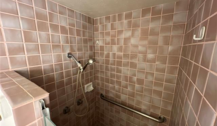 425 Ena Road,Honolulu,Hawaii,96815,2 ベッドルーム ベッドルーム,1 バスルームバスルーム,コンド / タウンハウス,Ena,2,18392584