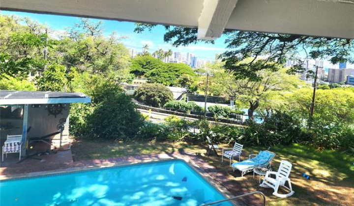 2056 Manoa Road,Honolulu,Hawaii,96822,6 ベッドルーム ベッドルーム,4 バスルームバスルーム,一戸建て,Manoa,18844356