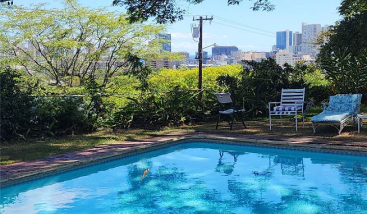 2056 Manoa Road,Honolulu,Hawaii,96822,6 ベッドルーム ベッドルーム,4 バスルームバスルーム,一戸建て,Manoa,18844356