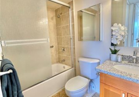1212 Punahou Street,Honolulu,Hawaii,96826,4 ベッドルーム ベッドルーム,2 バスルームバスルーム,コンド / タウンハウス,Punahou,10,18393305