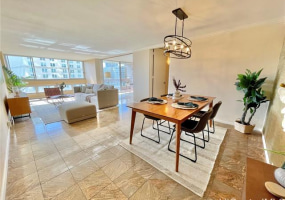 1212 Punahou Street,Honolulu,Hawaii,96826,4 ベッドルーム ベッドルーム,2 バスルームバスルーム,コンド / タウンハウス,Punahou,10,18393305