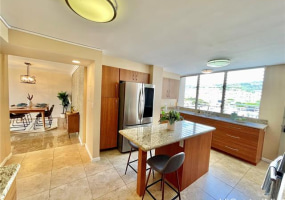 1212 Punahou Street,Honolulu,Hawaii,96826,4 ベッドルーム ベッドルーム,2 バスルームバスルーム,コンド / タウンハウス,Punahou,10,18393305
