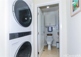 725 Kapiolani Boulevard,Honolulu,Hawaii,96813,3 ベッドルーム ベッドルーム,2 バスルームバスルーム,コンド / タウンハウス,Kapiolani,24,18393817