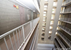 1226 Alexander Street,Honolulu,Hawaii,96826,2 ベッドルーム ベッドルーム,1 バスルームバスルーム,コンド / タウンハウス,Alexander,8,18393820