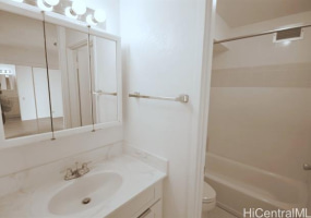 1226 Alexander Street,Honolulu,Hawaii,96826,2 ベッドルーム ベッドルーム,1 バスルームバスルーム,コンド / タウンハウス,Alexander,8,18393820
