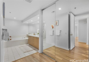 1 Keahole Place,Honolulu,Hawaii,96825,2 ベッドルーム ベッドルーム,2 バスルームバスルーム,コンド / タウンハウス,Keahole,3,18394126