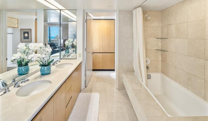 66 Queen Street,Honolulu,Hawaii,96813,2 Bedrooms Bedrooms,2 BathroomsBathrooms,Condo/Townhouse,Queen,27,18394732