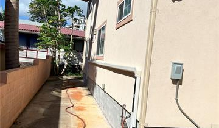 2222 Aulii Street,Honolulu,Hawaii,96817,5 Bedrooms Bedrooms,4 BathroomsBathrooms,Single family,Aulii,18394770