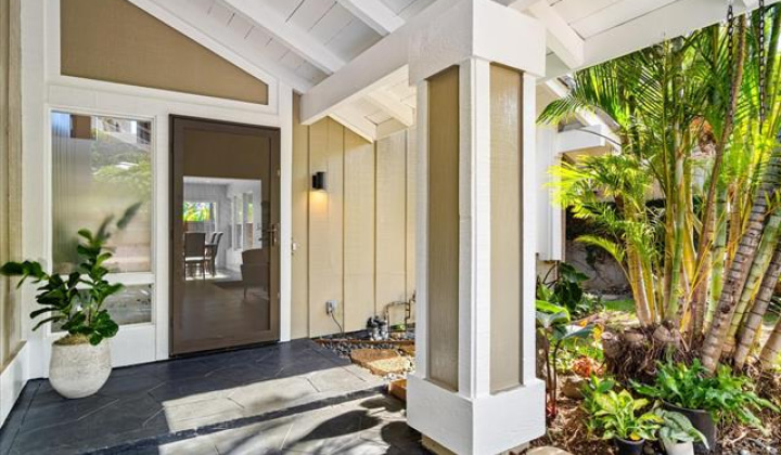 1061 Mokuhano Street,Honolulu,Hawaii,96825,4 ベッドルーム ベッドルーム,2 バスルームバスルーム,一戸建て,Mokuhano,18395898