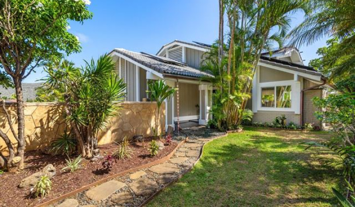 1061 Mokuhano Street,Honolulu,Hawaii,96825,4 ベッドルーム ベッドルーム,2 バスルームバスルーム,一戸建て,Mokuhano,18395898