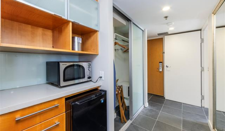 410 Atkinson Drive,Honolulu,Hawaii,96814,1 ベッドルーム ベッドルーム,1 バスルームバスルーム,コンド / タウンハウス,Atkinson,11,18395899