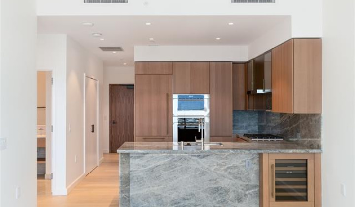 1100 Ala Moana Boulevard,Honolulu,Hawaii,96814,1 Bedroom Bedrooms,1 BathroomBathrooms,Condo/Townhouse,Ala Moana,19,18395903