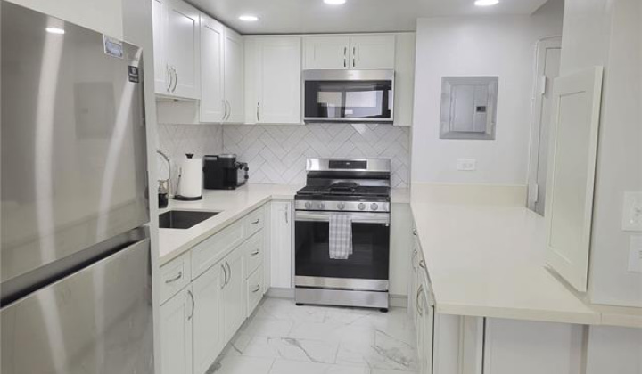 2465 Kuhio Avenue,Honolulu,Hawaii,96815,2 ベッドルーム ベッドルーム,2 バスルームバスルーム,コンド / タウンハウス,Kuhio,11,18396040