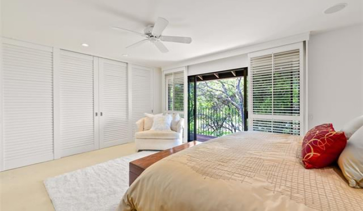 3071 La Pietra Circle,Honolulu,Hawaii,96815,3 Bedrooms Bedrooms,3 BathroomsBathrooms,Single family,La Pietra,18398585