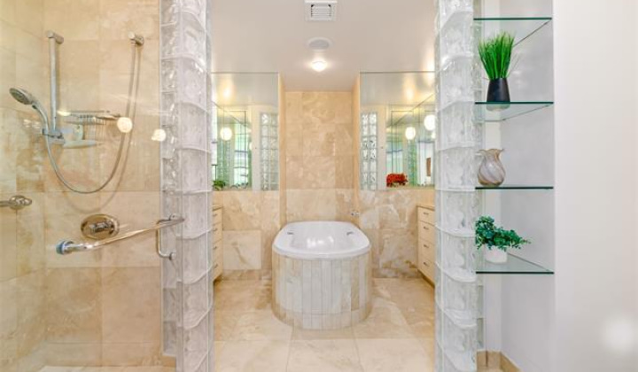 3071 La Pietra Circle,Honolulu,Hawaii,96815,3 Bedrooms Bedrooms,3 BathroomsBathrooms,Single family,La Pietra,18398585