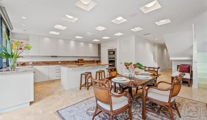3071 La Pietra Circle,Honolulu,Hawaii,96815,3 Bedrooms Bedrooms,3 BathroomsBathrooms,Single family,La Pietra,18398585
