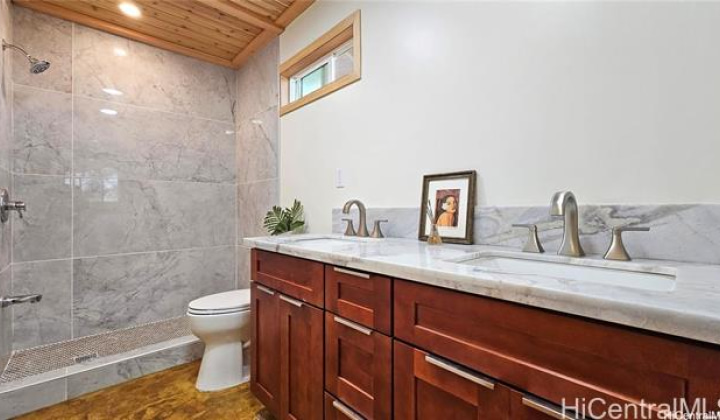 947 Uwao Street,Honolulu,Hawaii,96825,3 Bedrooms Bedrooms,3 BathroomsBathrooms,Single family,Uwao,18401144