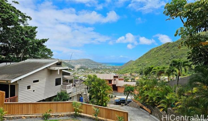 947 Uwao Street,Honolulu,Hawaii,96825,3 Bedrooms Bedrooms,3 BathroomsBathrooms,Single family,Uwao,18401144
