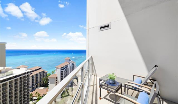 223 Saratoga Road,Honolulu,Hawaii,96815,2 Bedrooms Bedrooms,2 BathroomsBathrooms,Condo/Townhouse,Saratoga,28,18402308