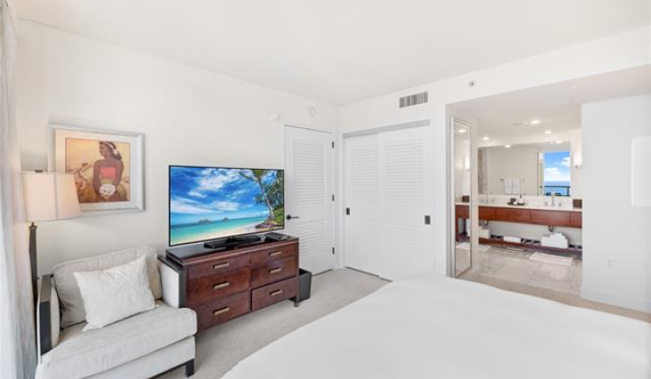 223 Saratoga Road,Honolulu,Hawaii,96815,2 Bedrooms Bedrooms,2 BathroomsBathrooms,Condo/Townhouse,Saratoga,28,18402308