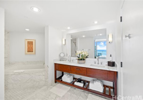 223 Saratoga Road,Honolulu,Hawaii,96815,2 Bedrooms Bedrooms,2 BathroomsBathrooms,Condo/Townhouse,Saratoga,28,18402308