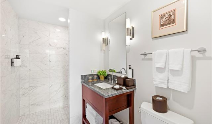 223 Saratoga Road,Honolulu,Hawaii,96815,2 Bedrooms Bedrooms,2 BathroomsBathrooms,Condo/Townhouse,Saratoga,28,18402308