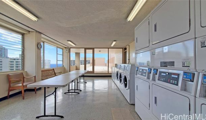 1720 Ala Moana Boulevard,Honolulu,Hawaii,96815,1 Bedroom Bedrooms,1 BathroomBathrooms,Condo/Townhouse,Ala Moana,5,18403577