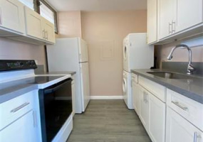 1134 Kinau Street,Honolulu,Hawaii,96814,1 Bedroom Bedrooms,1 BathroomBathrooms,Condo/Townhouse,Kinau,8,18404063