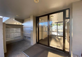 1134 Kinau Street,Honolulu,Hawaii,96814,1 Bedroom Bedrooms,1 BathroomBathrooms,Condo/Townhouse,Kinau,8,18404063
