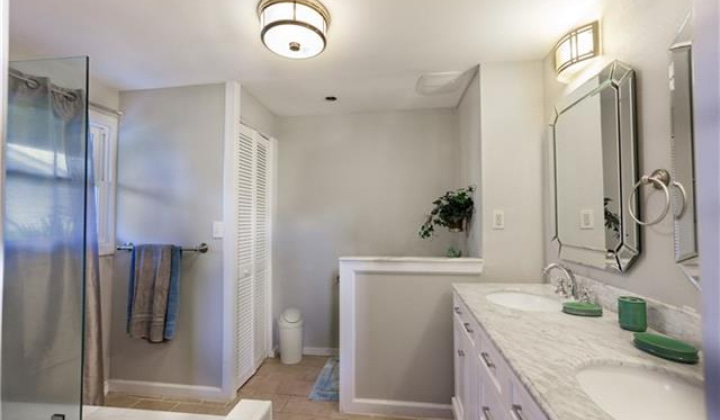 251 Kalalau Street,Honolulu,Hawaii,96825,4 Bedrooms Bedrooms,2 BathroomsBathrooms,Single family,Kalalau,18404423