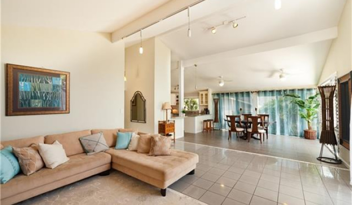251 Kalalau Street,Honolulu,Hawaii,96825,4 Bedrooms Bedrooms,2 BathroomsBathrooms,Single family,Kalalau,18404423
