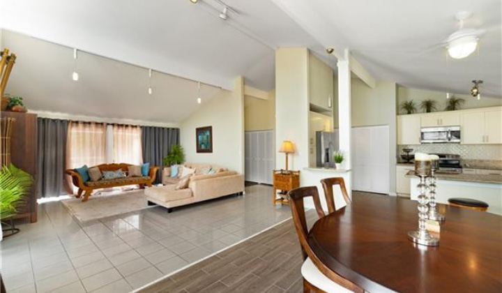 251 Kalalau Street,Honolulu,Hawaii,96825,4 Bedrooms Bedrooms,2 BathroomsBathrooms,Single family,Kalalau,18404423