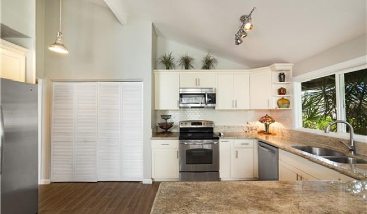 251 Kalalau Street,Honolulu,Hawaii,96825,4 Bedrooms Bedrooms,2 BathroomsBathrooms,Single family,Kalalau,18404423
