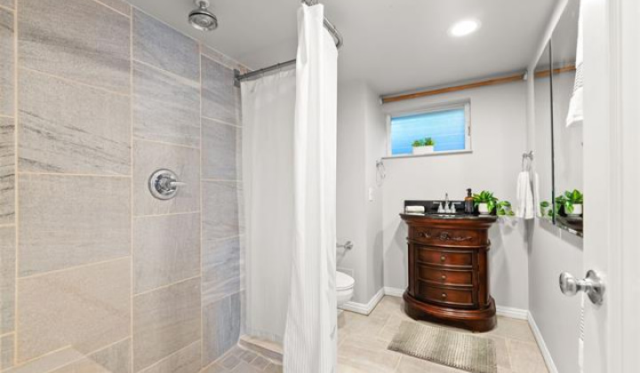 1471 St Louis Drive,Honolulu,Hawaii,96816,4 Bedrooms Bedrooms,2 BathroomsBathrooms,Single family,St Louis,18406486