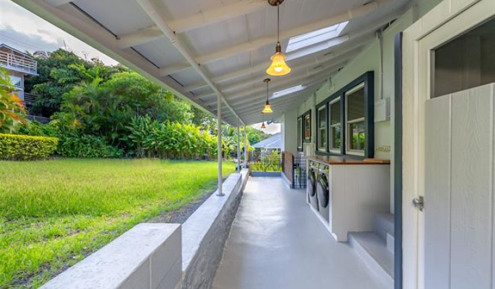 1471 St Louis Drive,Honolulu,Hawaii,96816,4 Bedrooms Bedrooms,2 BathroomsBathrooms,Single family,St Louis,18406486