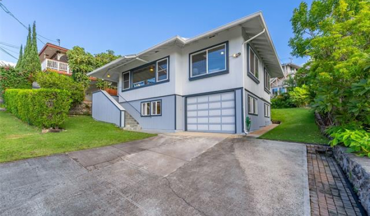 1471 St Louis Drive,Honolulu,Hawaii,96816,4 Bedrooms Bedrooms,2 BathroomsBathrooms,Single family,St Louis,18406486