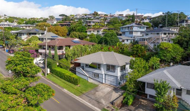 1471 St Louis Drive,Honolulu,Hawaii,96816,4 Bedrooms Bedrooms,2 BathroomsBathrooms,Single family,St Louis,18406486