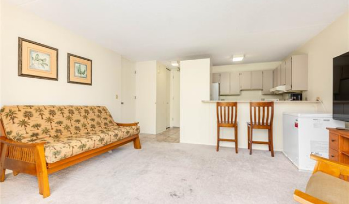 411 Hobron Lane,Honolulu,Hawaii,96815,1 Bedroom Bedrooms,1 BathroomBathrooms,Condo/Townhouse,Hobron,7,18406855
