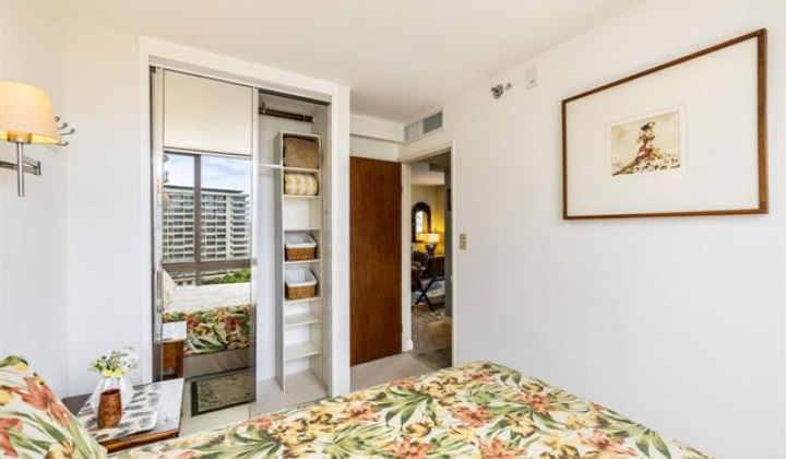 229 Paoakalani Avenue,Honolulu,Hawaii,96815,2 ベッドルーム ベッドルーム,1 バスルームバスルーム,コンド / タウンハウス,Paoakalani,10,18856897