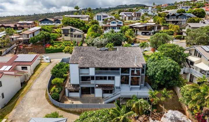 1789 Laukahi Street,Honolulu,Hawaii,96821,5 ベッドルーム ベッドルーム,4 バスルームバスルーム,一戸建て,Laukahi,18859887