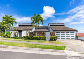 1789 Laukahi Street,Honolulu,Hawaii,96821,5 ベッドルーム ベッドルーム,4 バスルームバスルーム,一戸建て,Laukahi,18859887