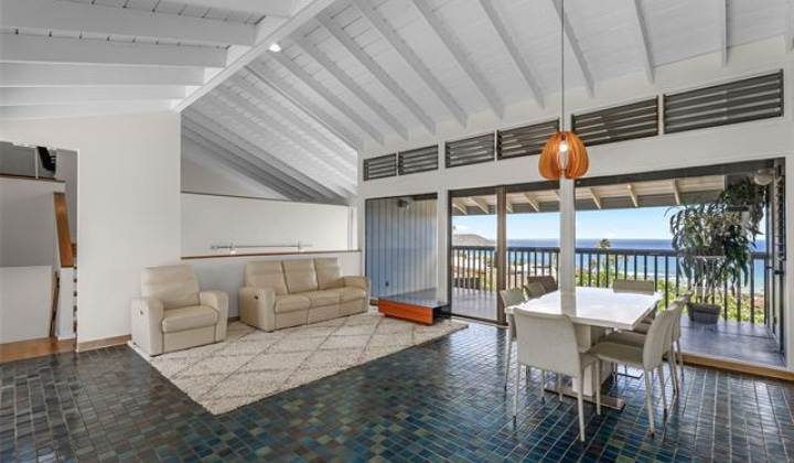1789 Laukahi Street,Honolulu,Hawaii,96821,5 ベッドルーム ベッドルーム,4 バスルームバスルーム,一戸建て,Laukahi,18859887