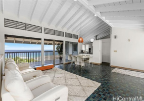 1789 Laukahi Street,Honolulu,Hawaii,96821,5 ベッドルーム ベッドルーム,4 バスルームバスルーム,一戸建て,Laukahi,18859887