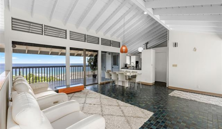 1789 Laukahi Street,Honolulu,Hawaii,96821,5 ベッドルーム ベッドルーム,4 バスルームバスルーム,一戸建て,Laukahi,18859887