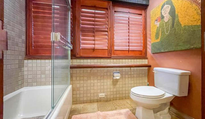 440 Maono Loop,Honolulu,Hawaii,96821,3 ベッドルーム ベッドルーム,3 バスルームバスルーム,一戸建て,Maono,18861003