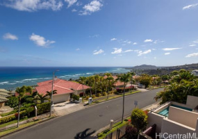 440 Maono Loop,Honolulu,Hawaii,96821,3 ベッドルーム ベッドルーム,3 バスルームバスルーム,一戸建て,Maono,18861003