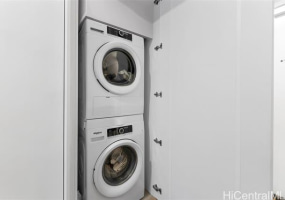 987 Queen Street,Honolulu,Hawaii,96814,1 BathroomBathrooms,Condo/Townhouse,Queen,5,18868411