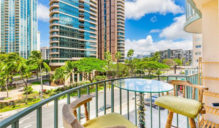 1909 Ala Wai Boulevard,Honolulu,Hawaii,96815,2 ベッドルーム ベッドルーム,1 バスルームバスルーム,コンド / タウンハウス,Ala Wai,4,18874871